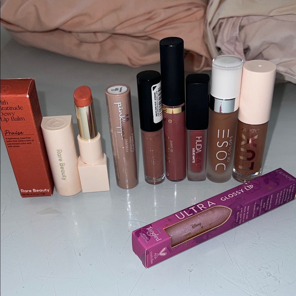 Liquid lipstick and lipgloss bundle